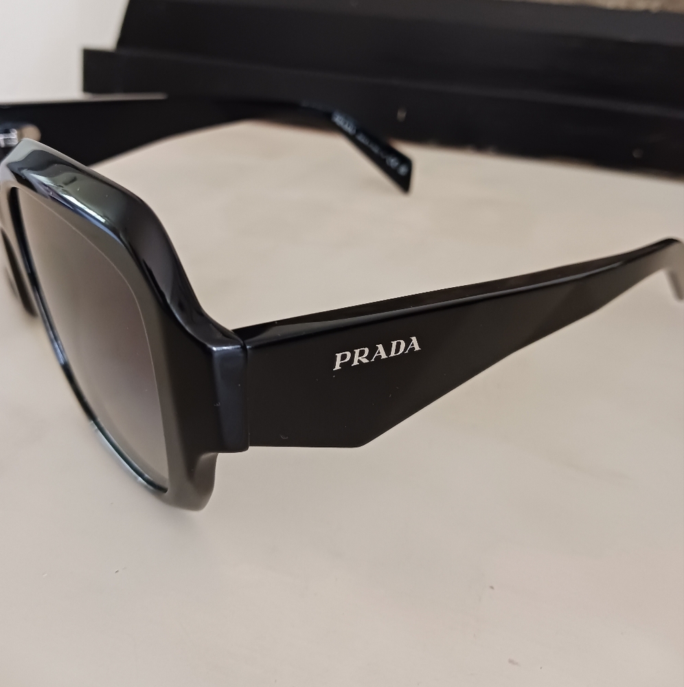 PRADA Logo Triangle‎ Women's Authentic Sunglasses - Picture 4 of 11
